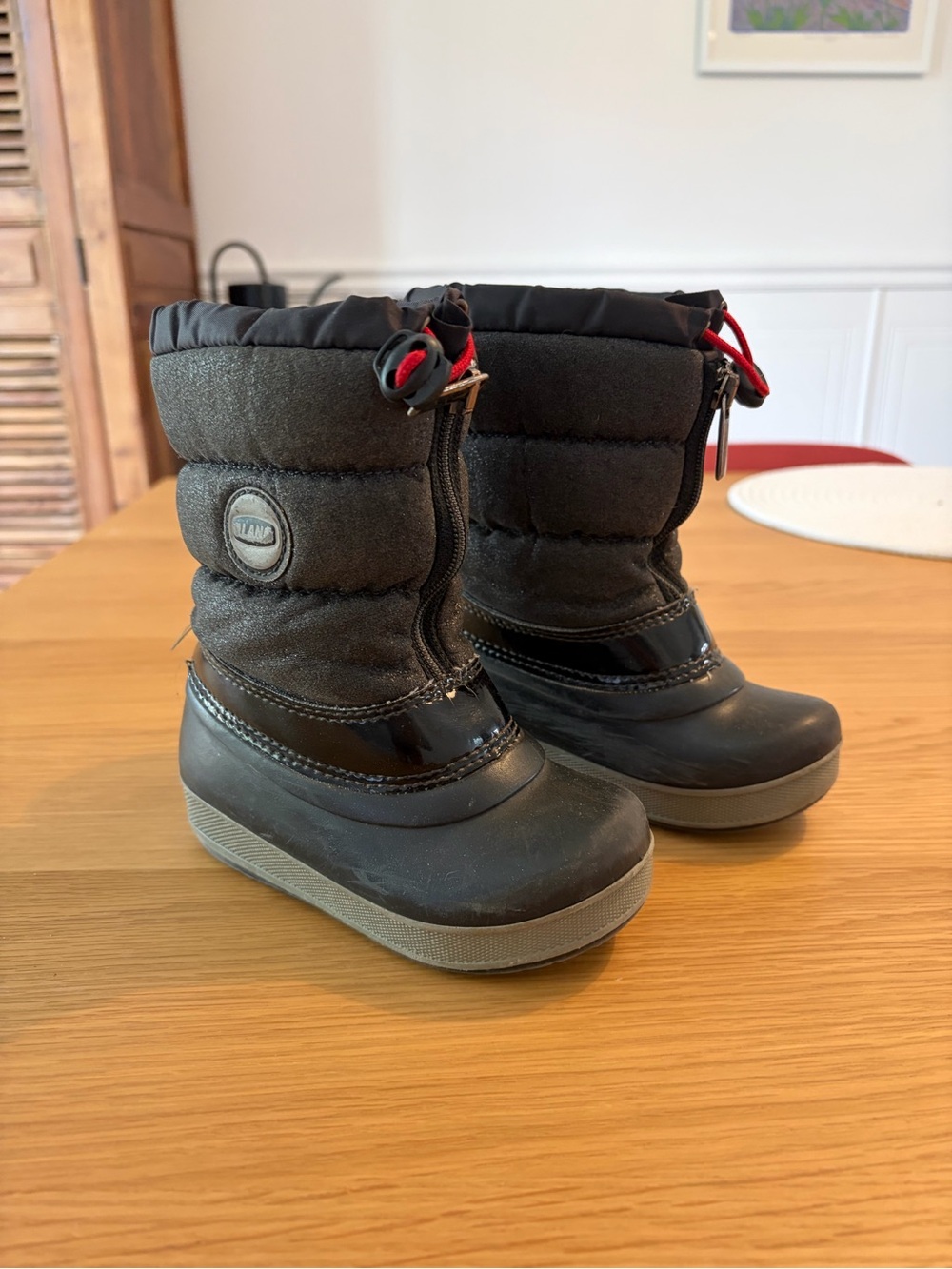 Olang boots size 23-24